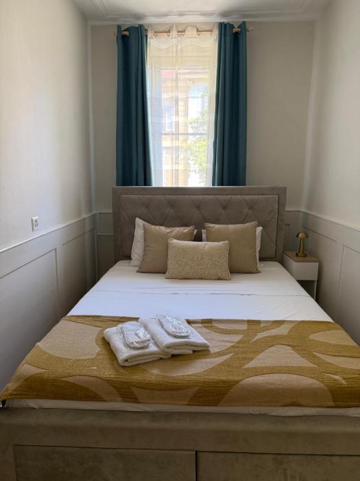 V&V La Vie Est Belle