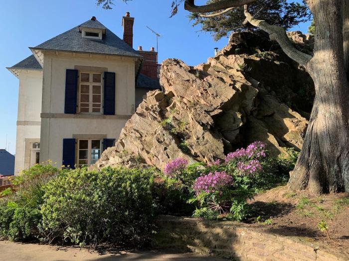 Grande maison familiale les pieds dans leau