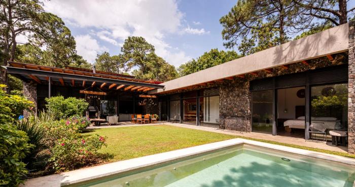 Pedacito de Lago, Lakeview Home