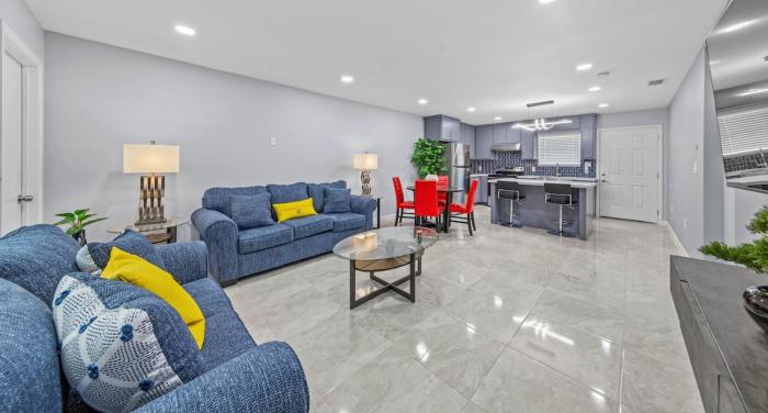 2B1B New Apt Near SPI