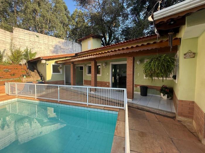 Chácara 3 quartos com piscina e churrasqueira