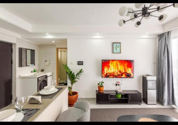 Blume Homes - One bedroom apartment in Westlands - Short walk to Sarit and Westgate Mall