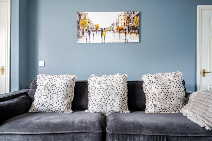 Cozy 2-Bed Home in Middleton