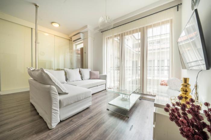 Prime Elegance on Andrássy str 41 by the Opera