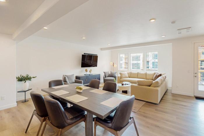 Carving Pointe Lookout