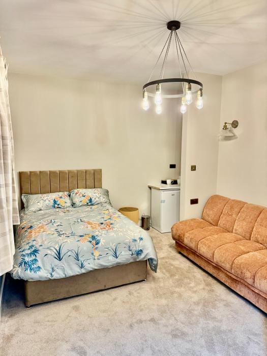 Double Deluxe Centre Apartment- Free Parking - Self Check-In - Cctv