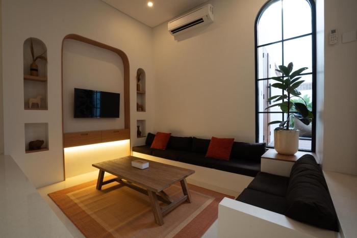 Villa Casa Andaluz - Canggu Berawa 2BR Stable View Villa