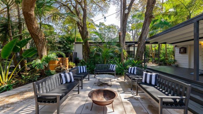 The One Pearl Beach- Pet Friendly, firepit, walk to beach