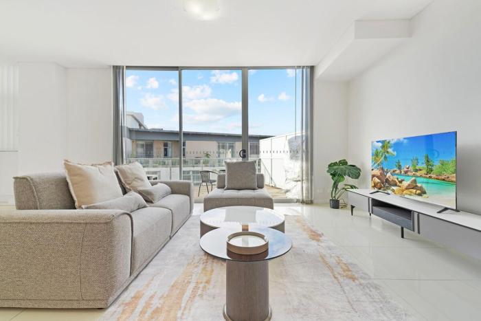 Near Airport 2BR APT & Self Check-in