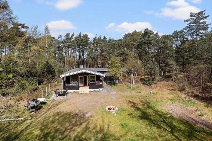 1608-Aakirkeby-Loftsgardsskoven-5