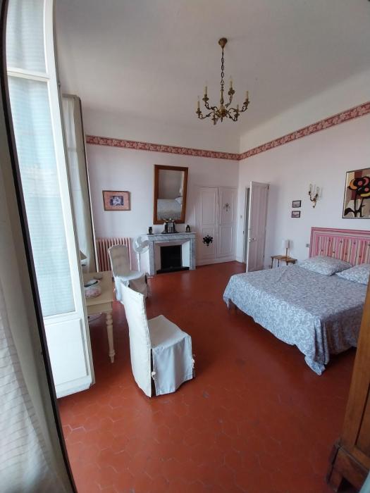 Grand appartement au cœur dAvignon