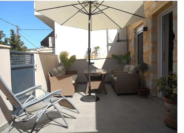 Filoxenia Private 2BR Stone House Patio & Parking