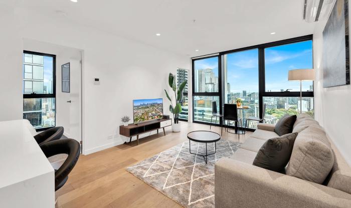 CBD Comfort - Stylish Space in Prime Location