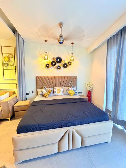 Wanderlust stays supernova