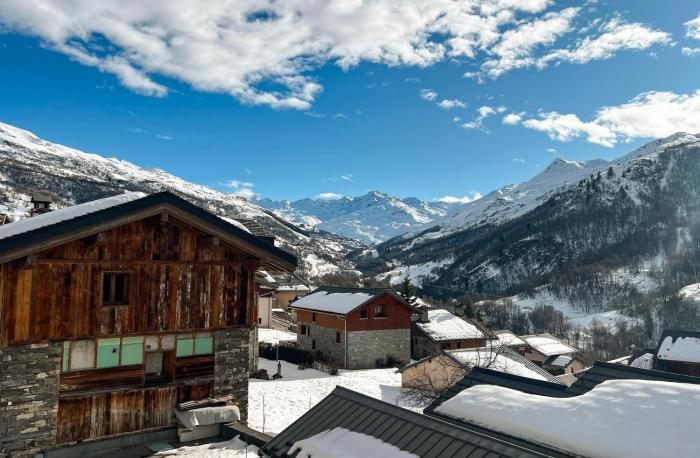 Chalet spacieux avec vue magnifique