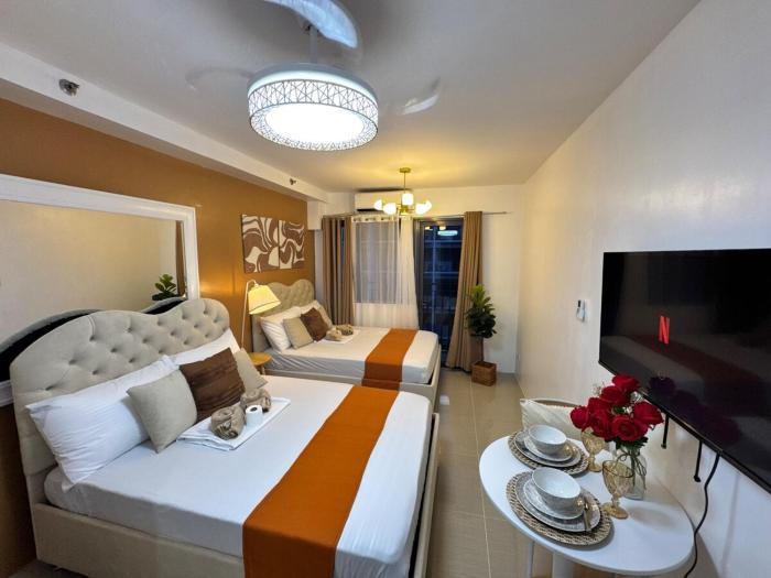 Coffee Room 1666 Shore 2 Residences Tower 1 Pool View by Prime Stay MOA