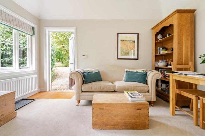 Cosy Country Cottage