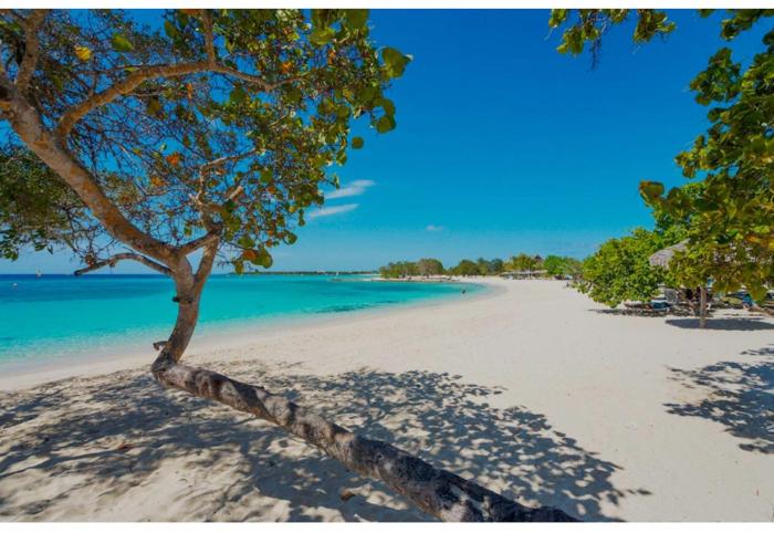 Jamaica Coastal Getaway