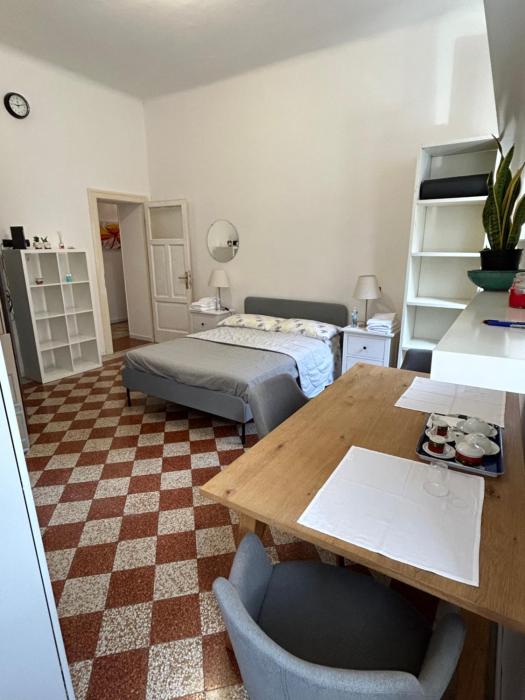 Traditional Home Isola District - Shared Appartment