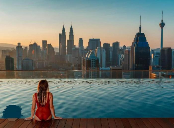 Infinity Sky Pool, Regalia Suite KLCC