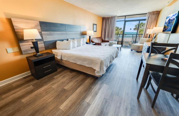 New Landmark Resort Direct Oceanfront - Low Floor!