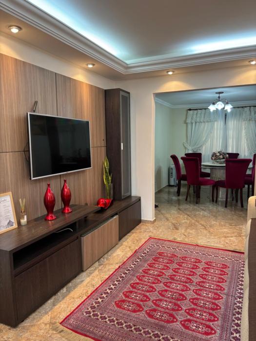 Casa Confortável 03 Quartos Com Suite, Churrasqueira, Banheira e Garagem