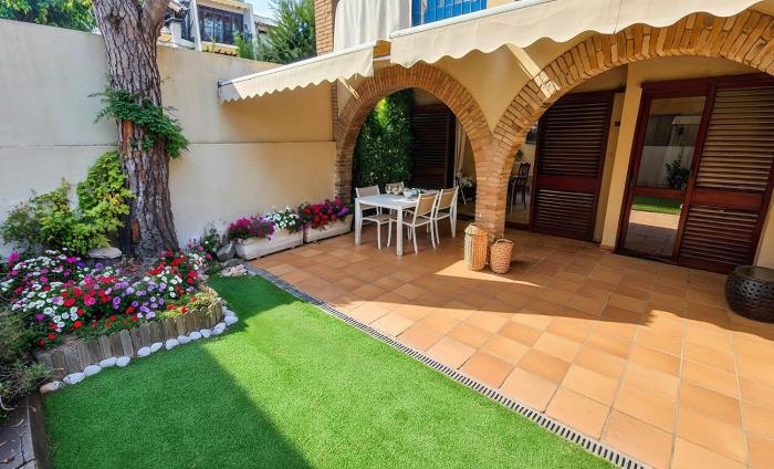 Apartamento con Jardín a 30 segundos de la playa