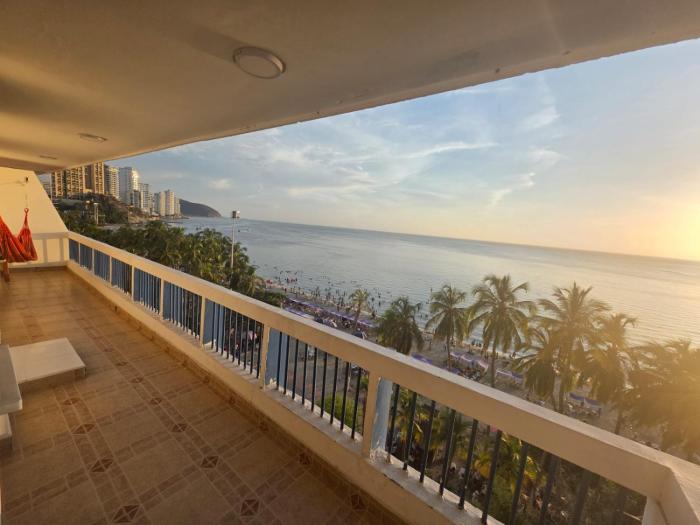 APARTAMENTO CON HERMOSA VlSTA AL MAR EN EL RODADERO