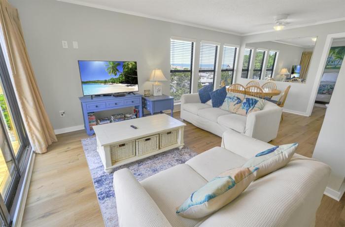 2BR Ocean Bridge Shore Drive,Pool,Steps to Beach