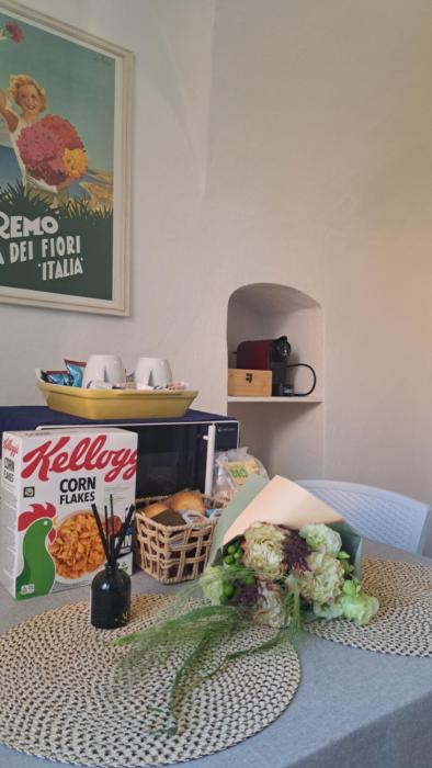 CASA FIORI - ZONA CENTRALE SANREMO , 7 min DALLE SPIAGGE