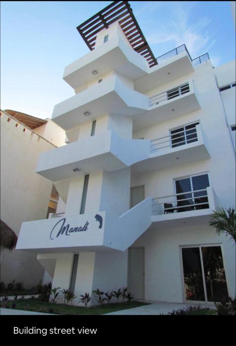 2 bed 2 bath condo, steps from the beach