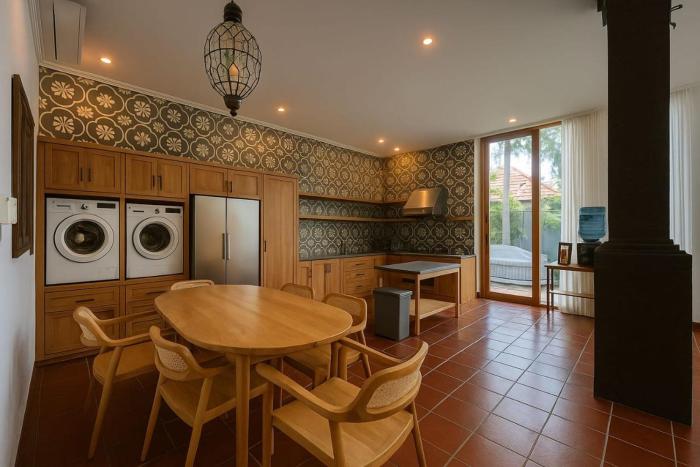 3br Villa Beach Canggu Berawa & Dormitory room Kost Padonan agency Nanny baby sitting