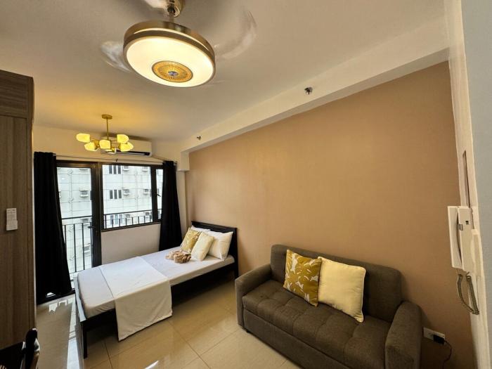 Room 1681 Relaxing Staycation at Shore 2 Residences MOA and Entertainment City by Prime Stay
