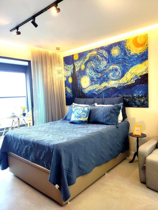 VAN GOGH-SE Studio privado com Rooftop, garagem, piscina aquecida