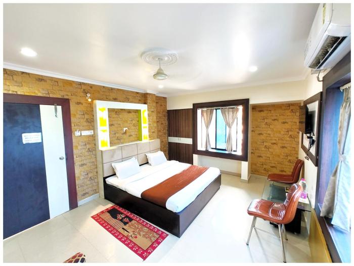 SEA VIEW FAMILY FRIENDLY HOTEL S-S Piper ! - Room with Balconies, Restaurant, Parking & Free Wi-Fi ,Beach Front Location - Best Seller Hotel In Puri