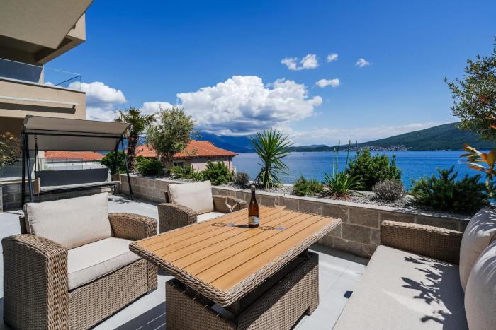 New luxes white apartments