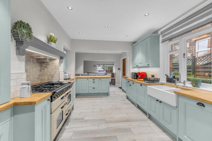 Harrogate Heights - Luxury 6 Bed Central Harrogate Home