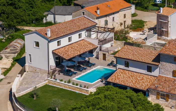 Lovely Home In Liznjan