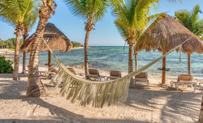 Beachfront Soliman Bay Villas for big groups