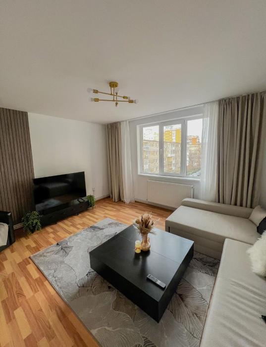 Urban Stay Apartment - 2min walk to Iulius Mall - 10min walk to City Center - Free Parking