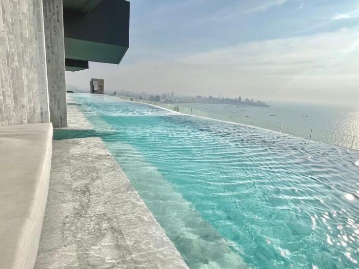 Arom Wongamart by David Home