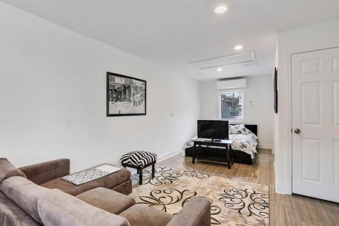 Cute Studio 7blocks from French Q steps to Jazz venues, free gated parking included