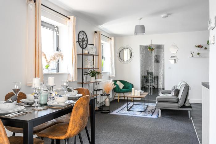 Modern 1-Bed Apartment with Parking near Heathrow