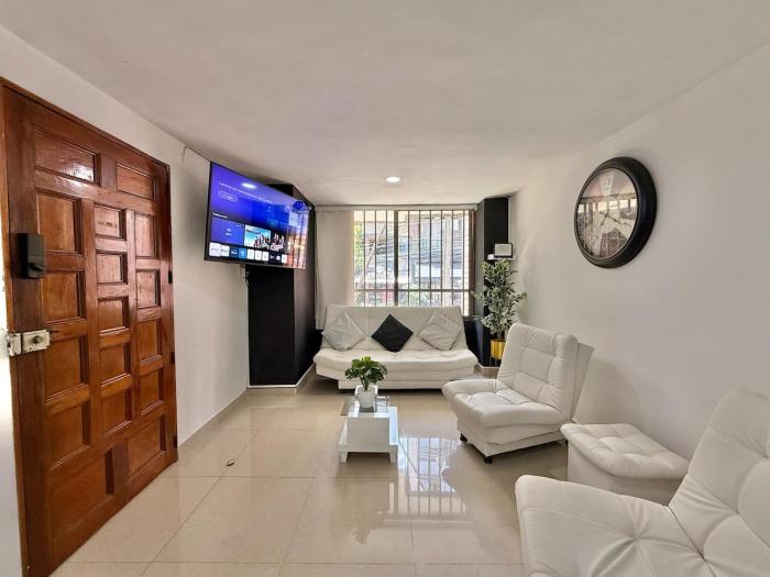 Medellín Poblado Gem Steps to Cafés & Nightlife