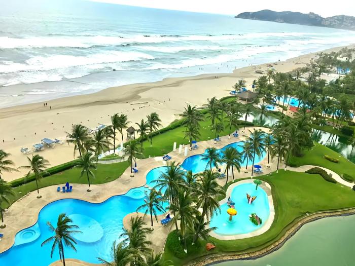 Departamento Mayan Island - A pie de playa y con albercas