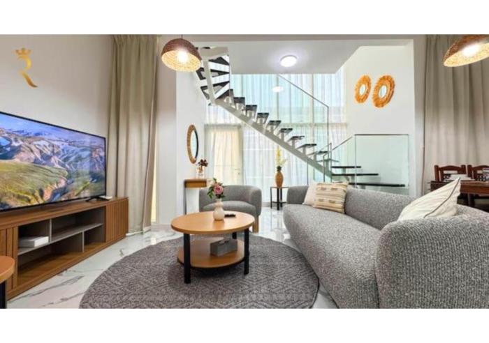 Masdar 2BR Luxury Escape - Pool & Parking