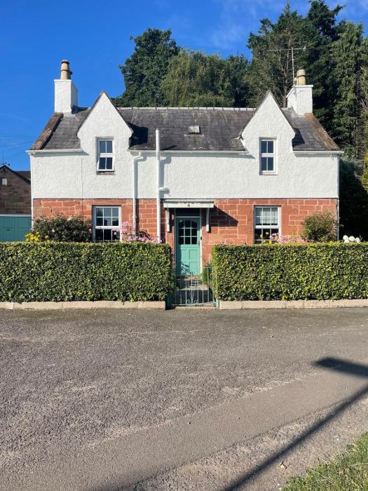 Relax by the River, at Millgreen House