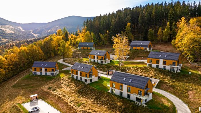 Wonder Home - Domki Hillside tuż przy stoku narciarskim - na terenie kompleksu plac zabaw i zewnętrzna siłownia, sklep, parking