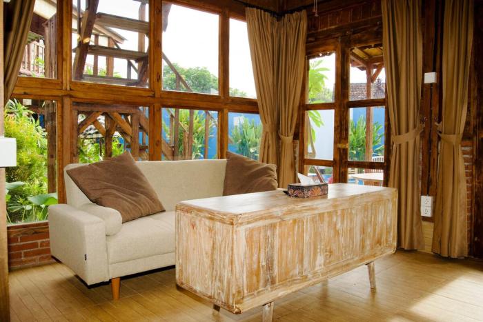 Alain villas Family and groups