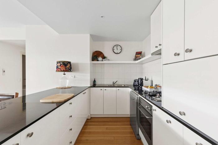 Waterfront Premium Apartment in central Geelong